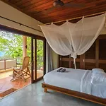 Hill Top Retreat By Sea Dance Resort