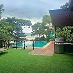 Genesis Villa- Front Beach Peaceful Villa Big Infinity Swimming Pool