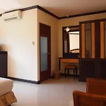 Summer Inn