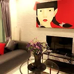 Villa Q At Design Square