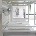Coasters Hostel And Cafe