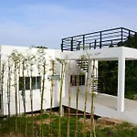 Villa Jungle Livin At D2 Villas