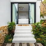 Villa Narak
