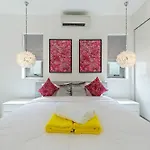 Villa White Orchid
