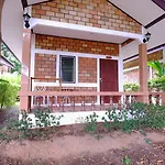 Baan Kwan Charoen Bungalow