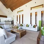 Baan Hinyai