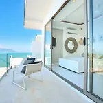 Villa Latitude 9