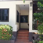 Niracha Chaweng House