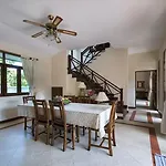 4 Bedroom Villa Gold Footsteps To Beach