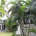 Coconutspalm Resort