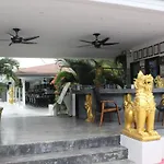 Coconutspalm Resort