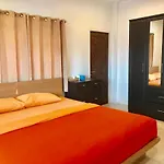 Hiranyika Cafe & Bed
