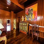 Erawan Villa Hotel