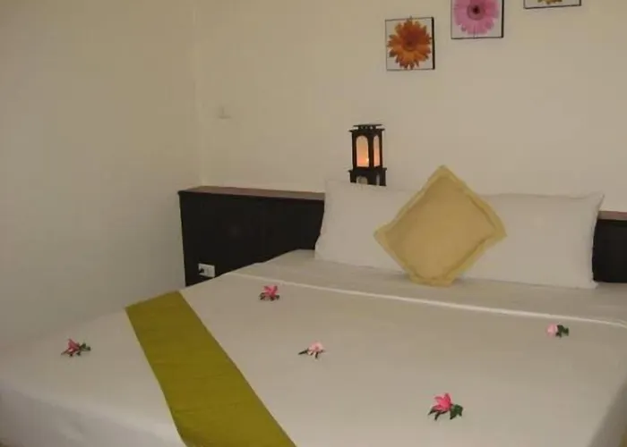 Baan Saen Sook Villas