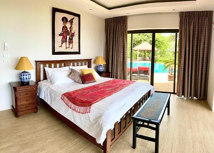 Fah Suay Villa - Incredible & Spacious 5 Bedrooms