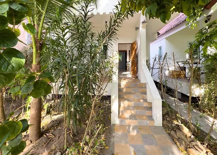 Melo Cottage