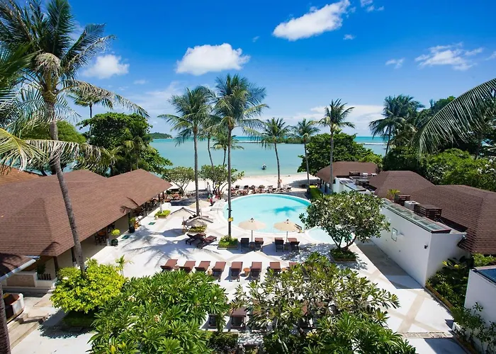 Iyara Beach Hotel And Plaza