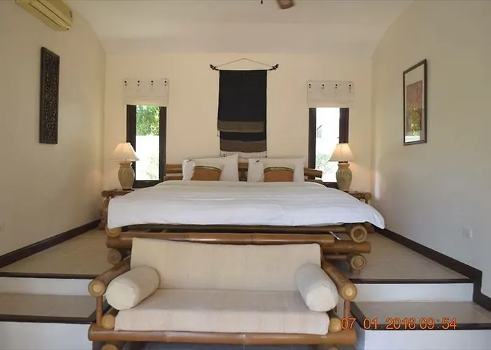 4 Bedroom Villa Gold Footsteps To Beach