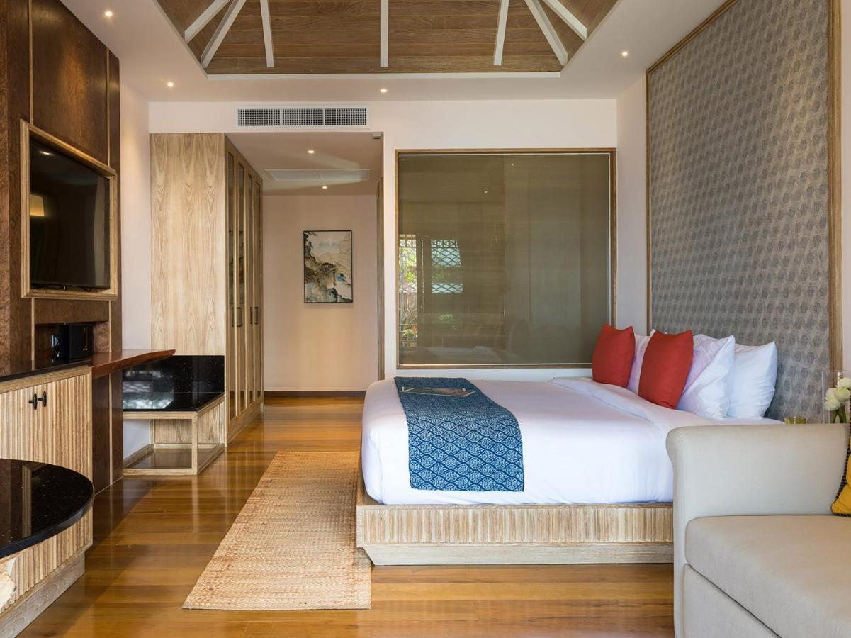 Angthong Villa