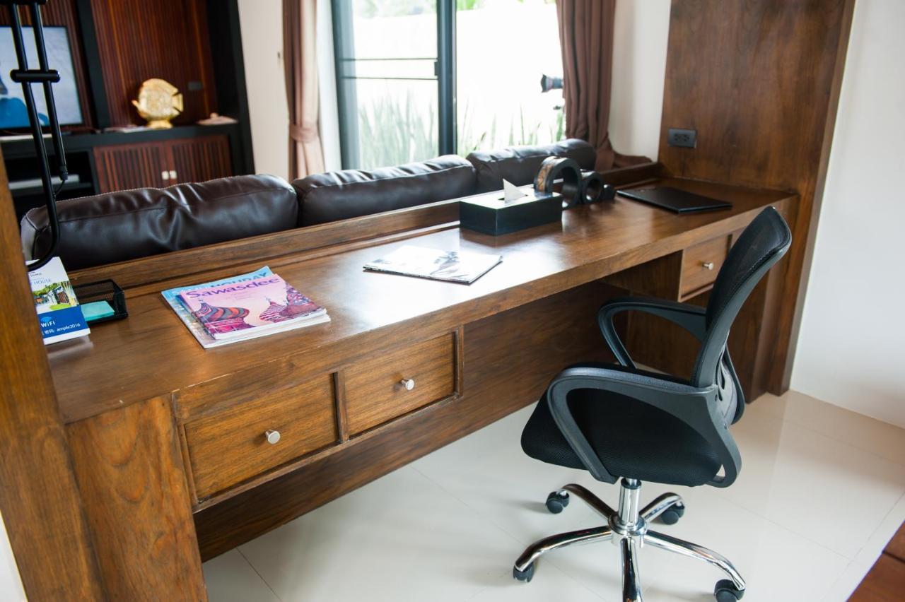 Villa (460 M²), 4 Schlafzimmer Und 3 Eigene Badezimmer In *