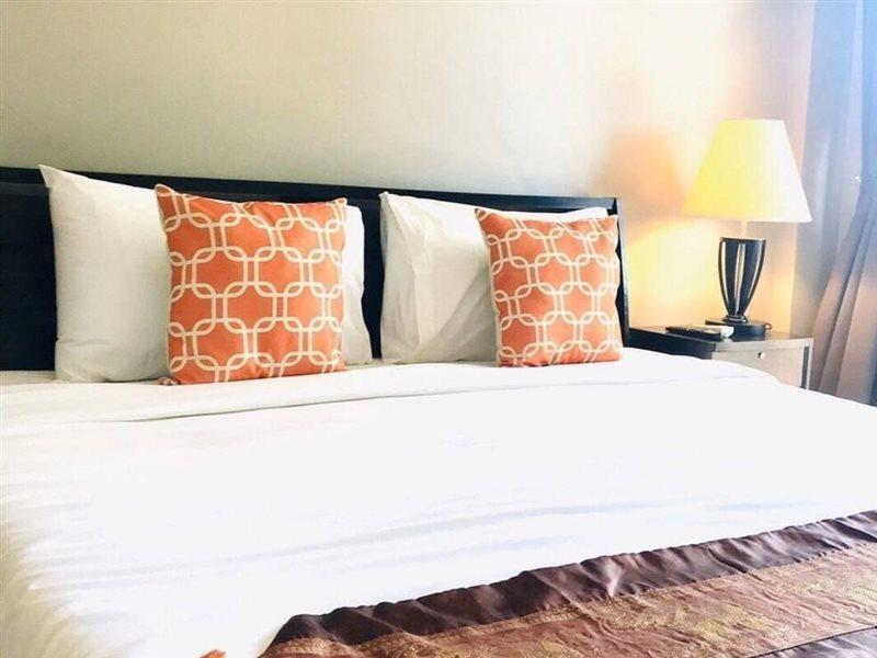 Hotel The Plaza 3*