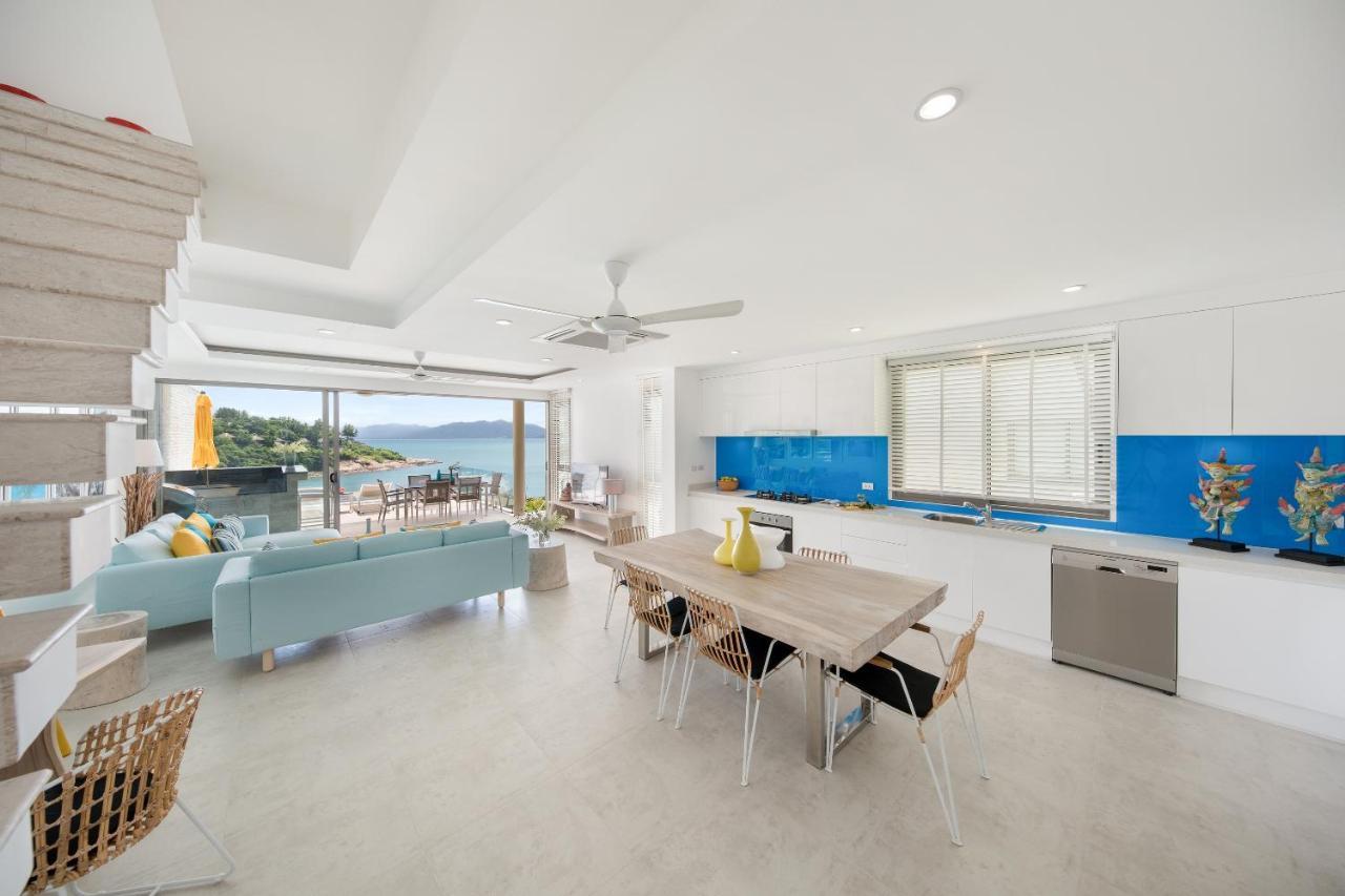 Bayside Luxury Villas: Beachfront Retreat With Sea Views Villa