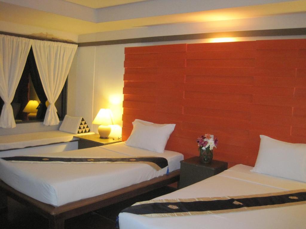 Sira Sarai Garden 2*