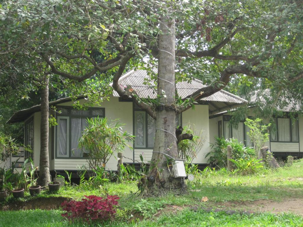 Sira Sarai Garden Rumah tetamu