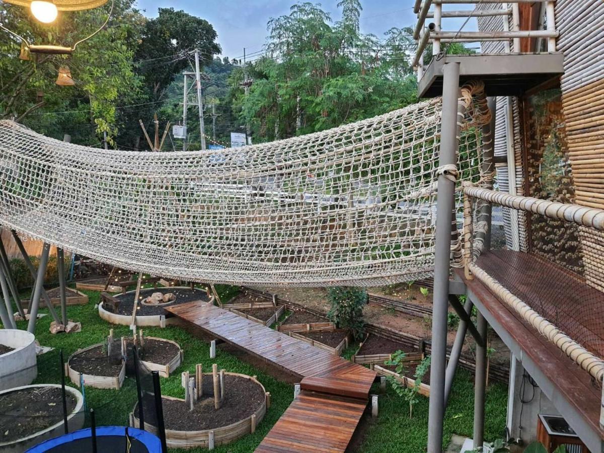 The Mud Bamboo Cafe And Beds 2*