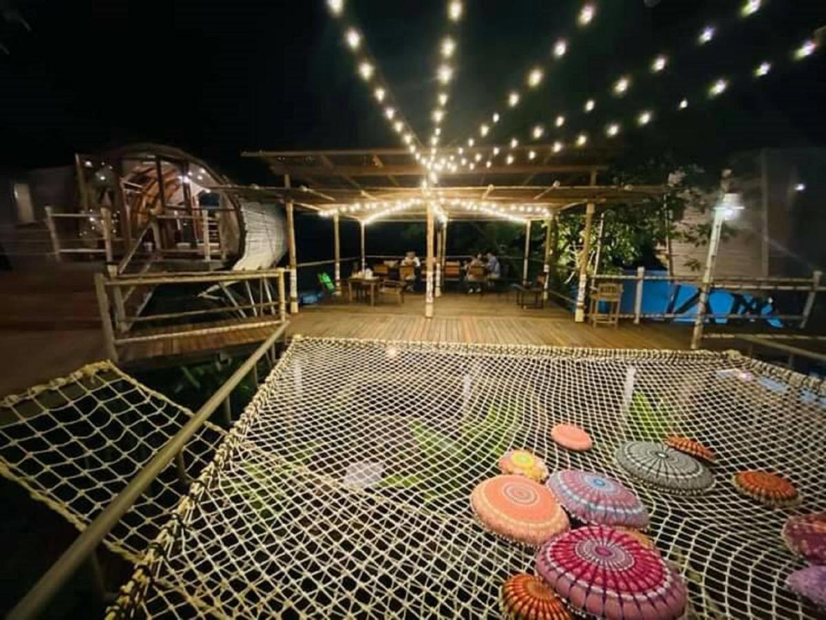 The Mud Bamboo Cafe And Beds Hotel
