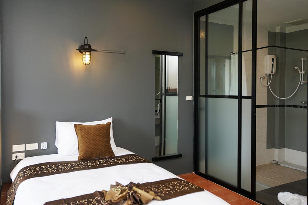 Raya Boutique Hotel