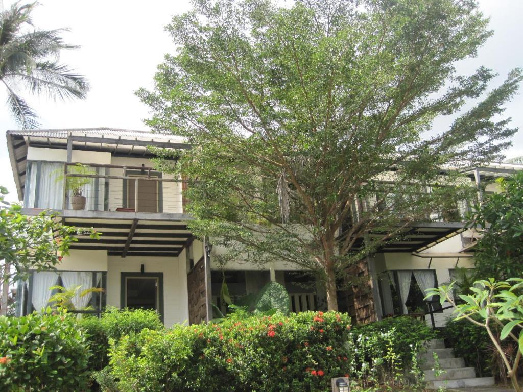 Sira Sarai Garden Rumah tetamu
