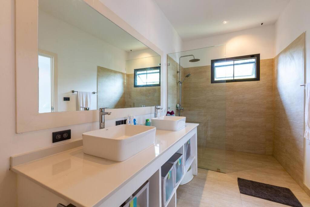 Villa Lady Blue, 3 Bedrooms, Chaweng Noi Koh Samui