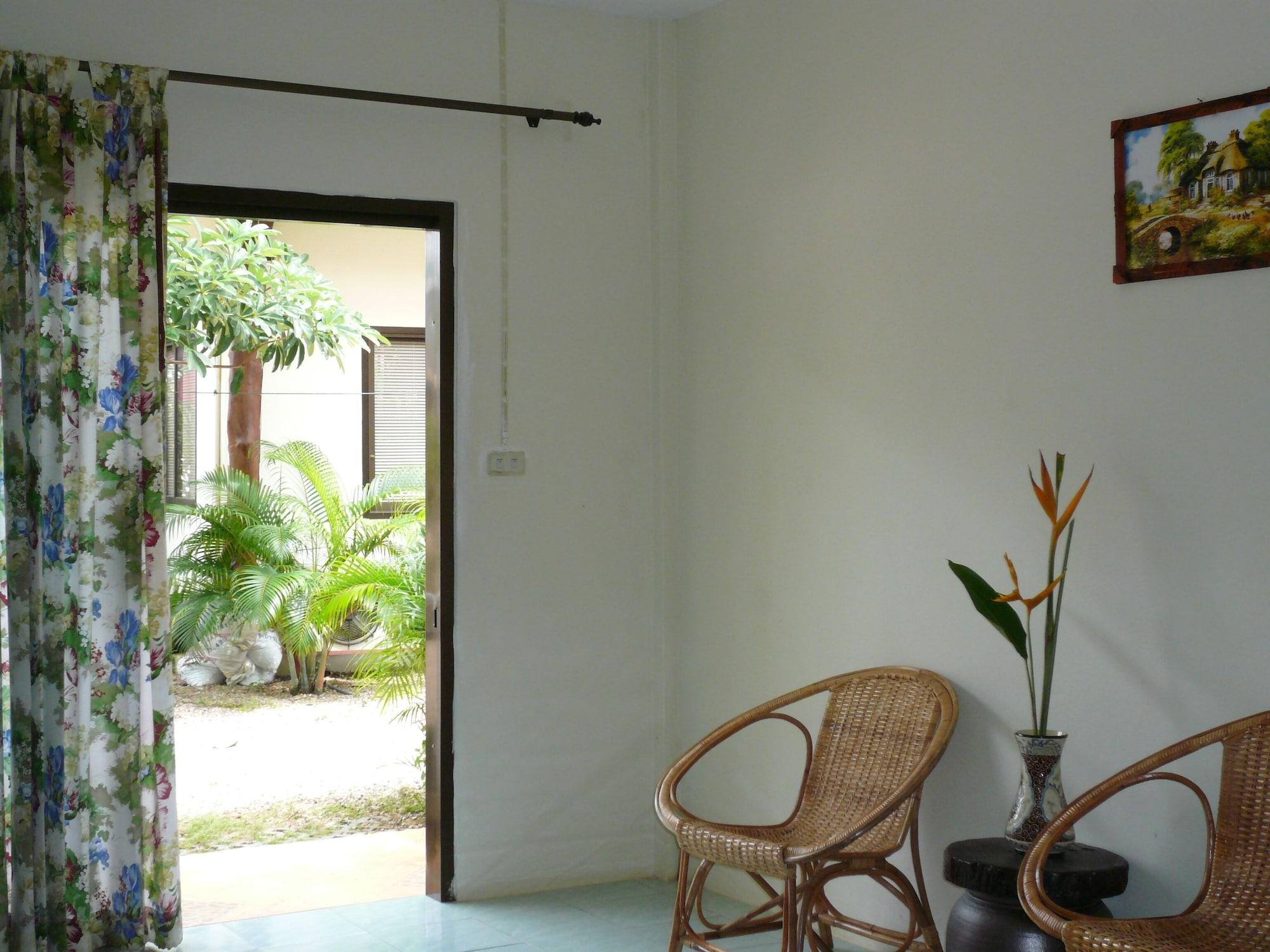Baan Resort 2*