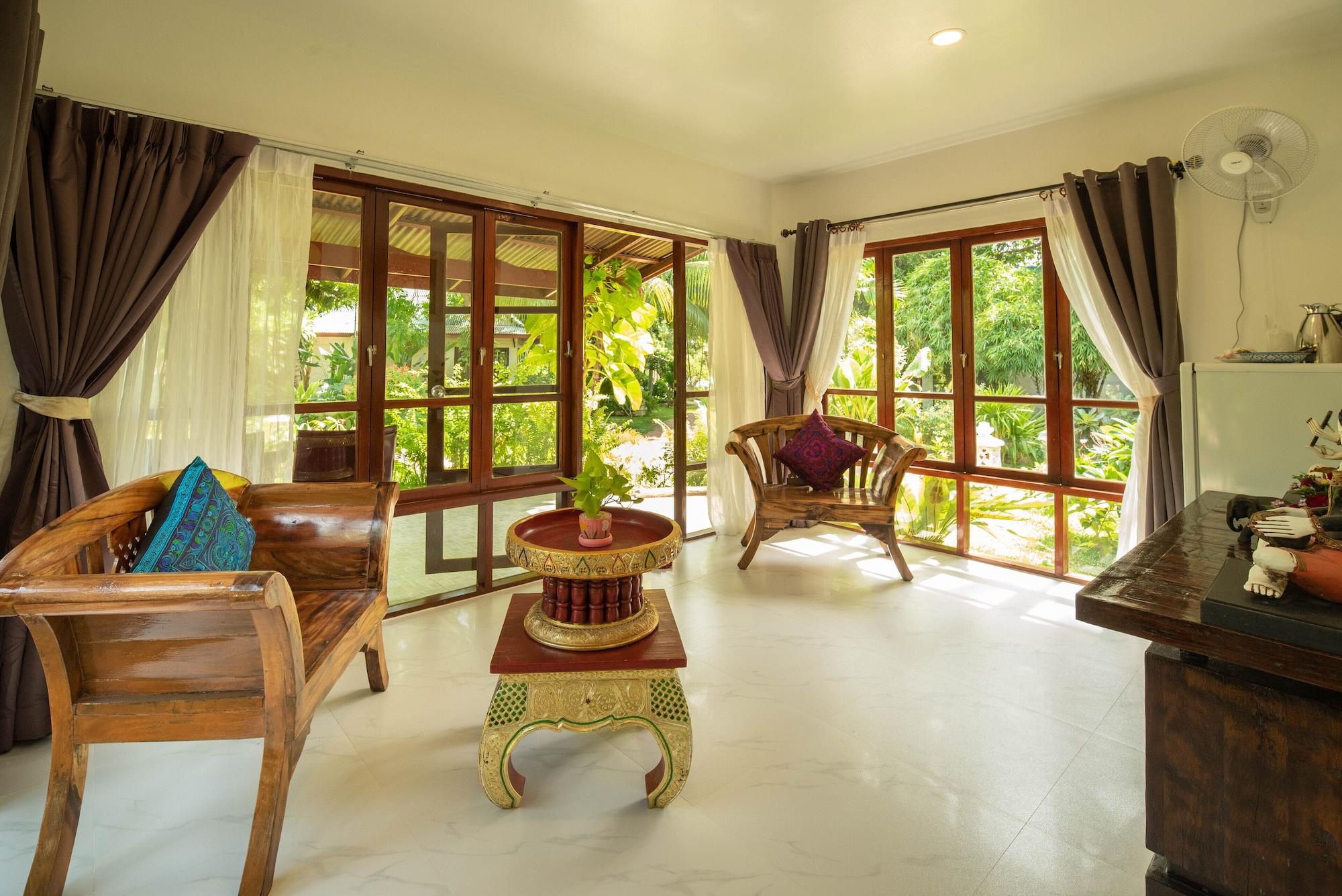 Crystal Bay Yacht Club Hotel 3*