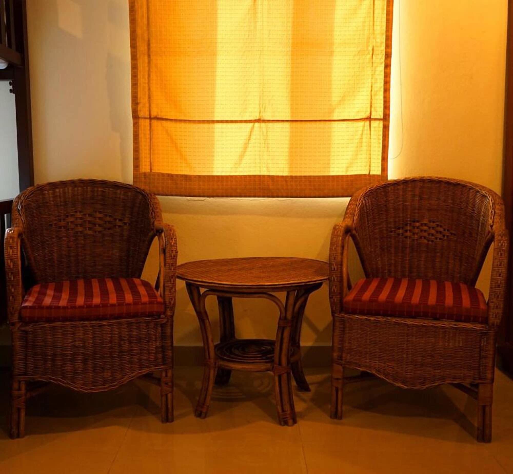 Hotel Hathai House 2*