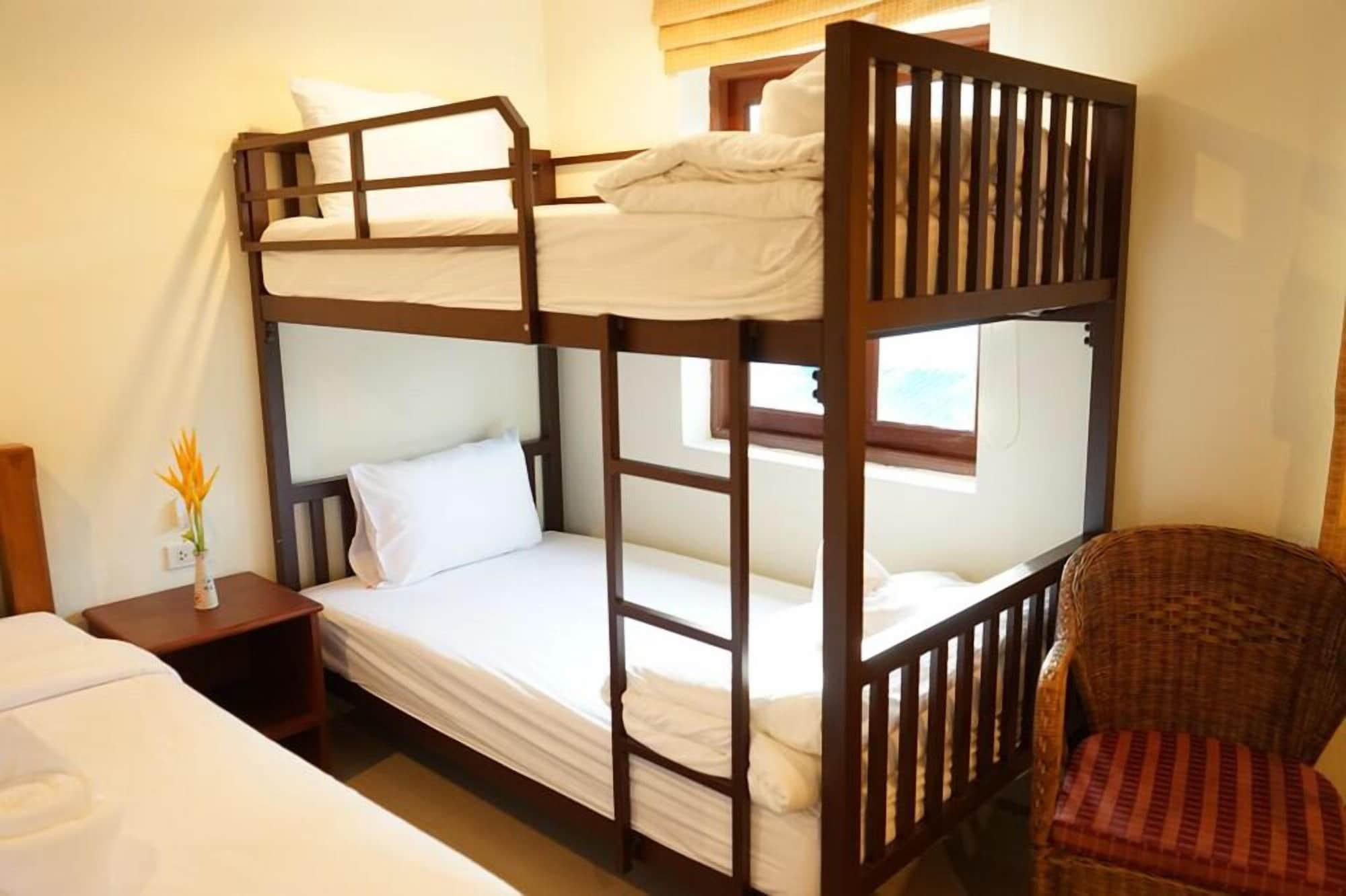 Hathai House 2*