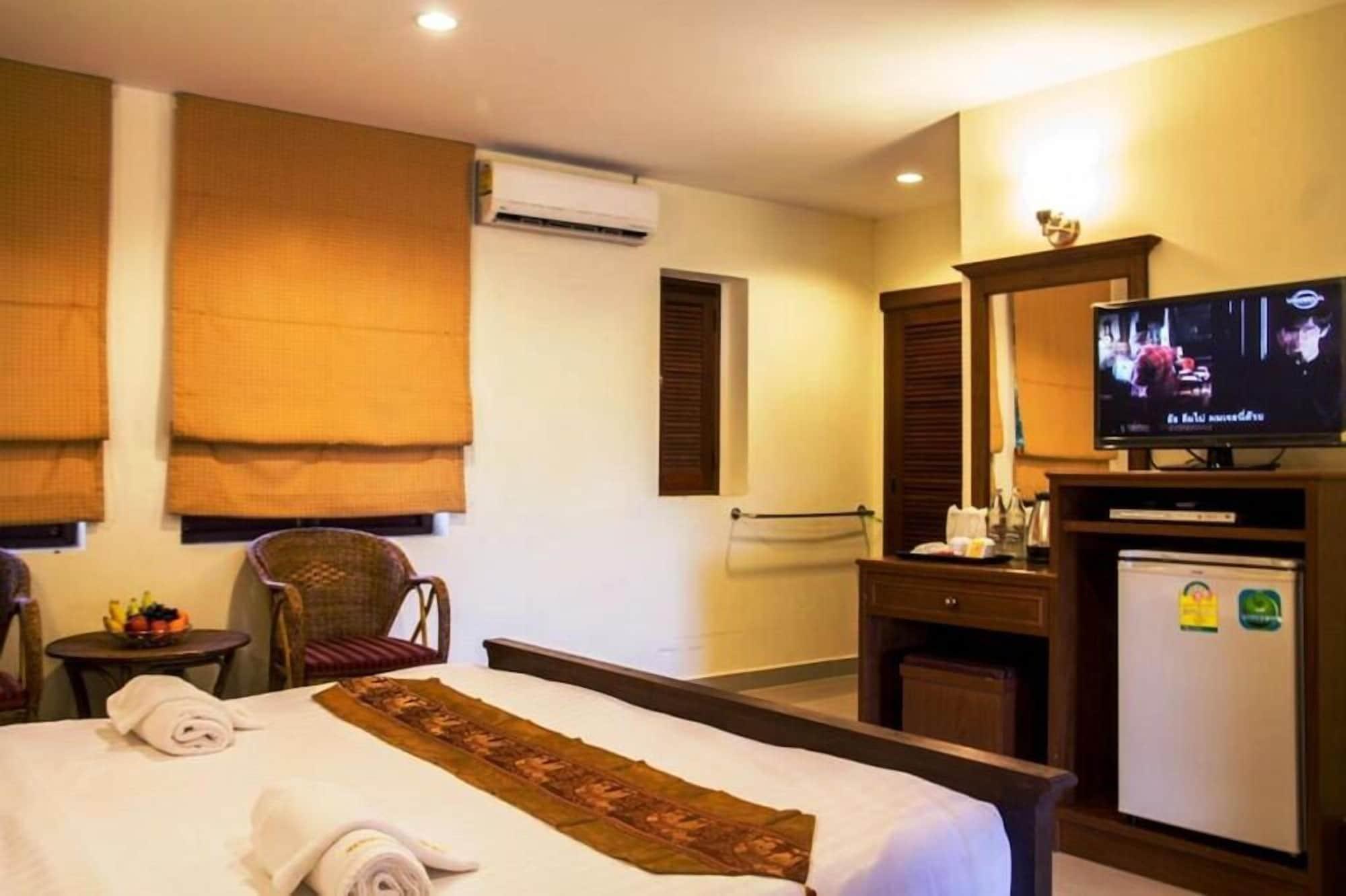 Hathai House 2*