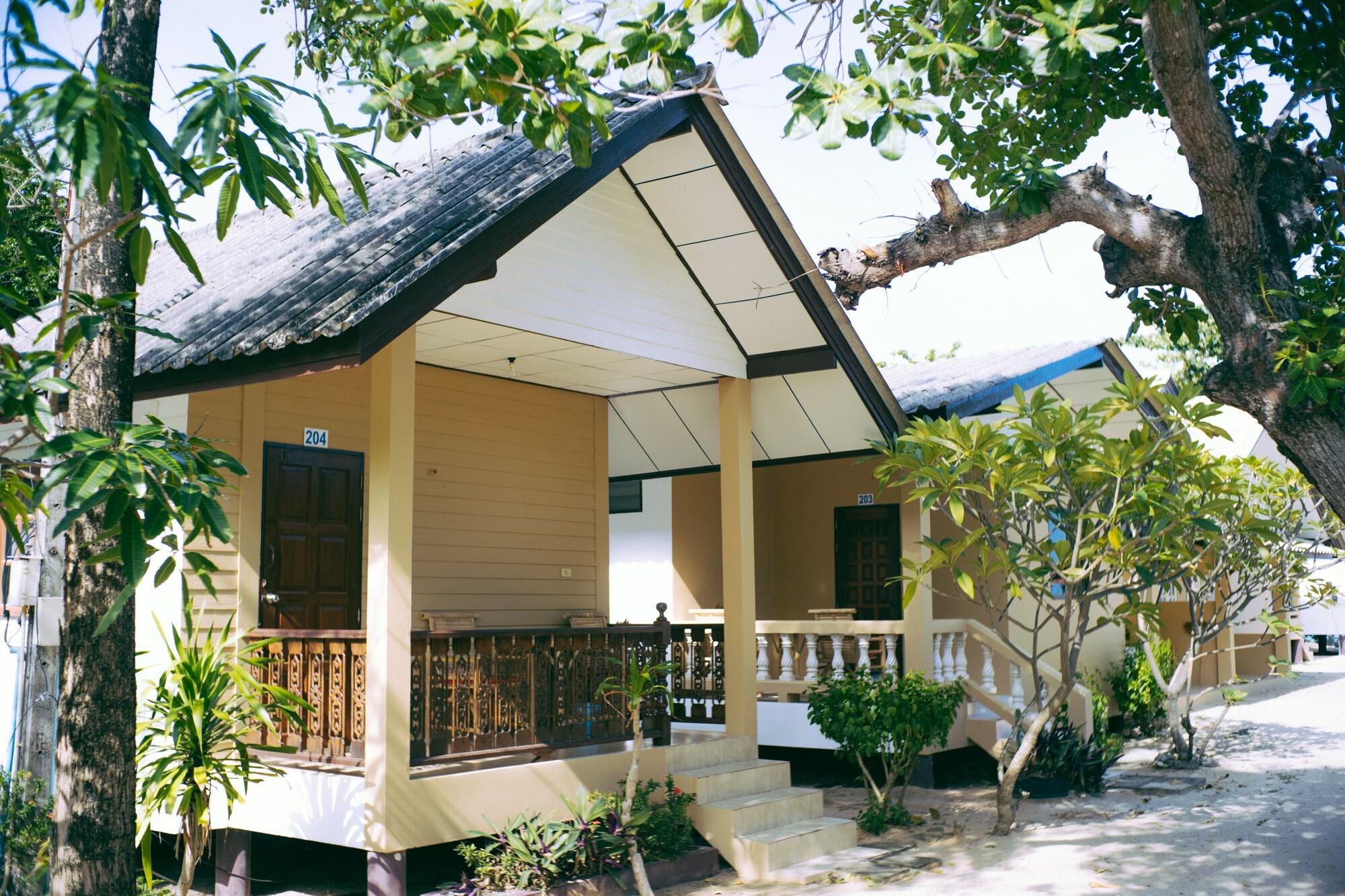 Amity Beach Hotel 2*