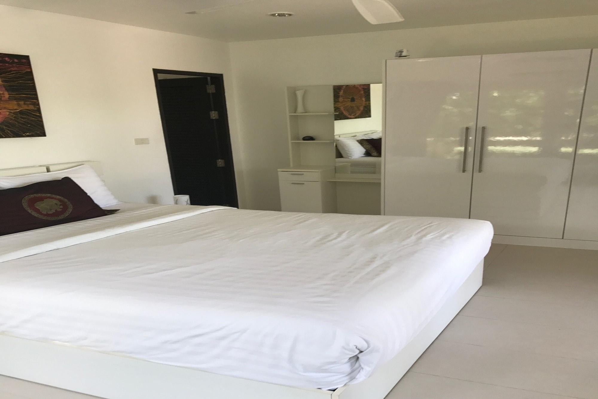 3 Bedroom Seaview Esprit