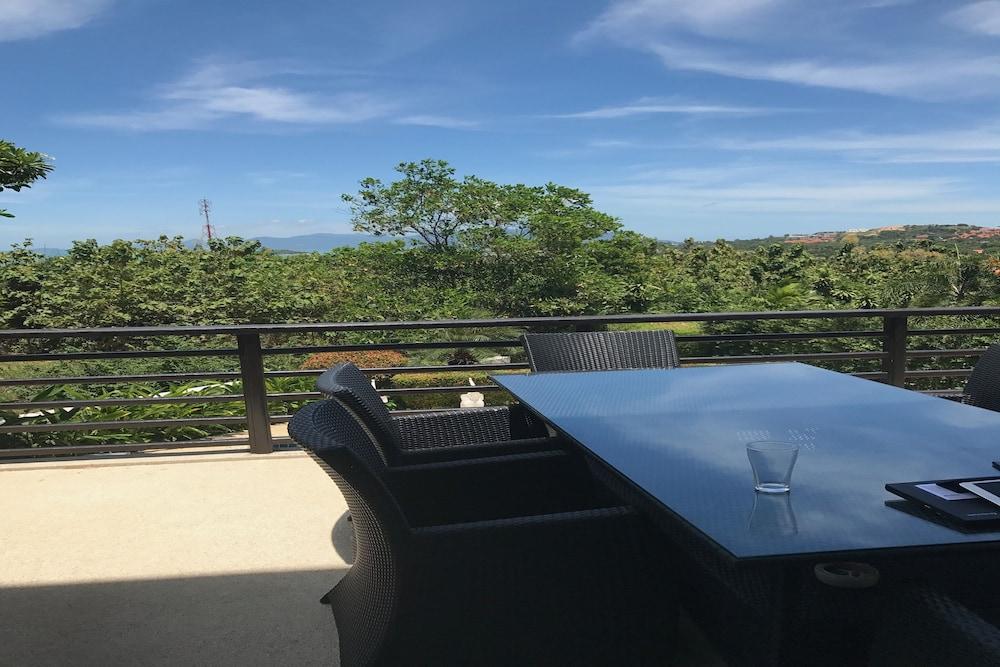 3 Bedroom Seaview Esprit