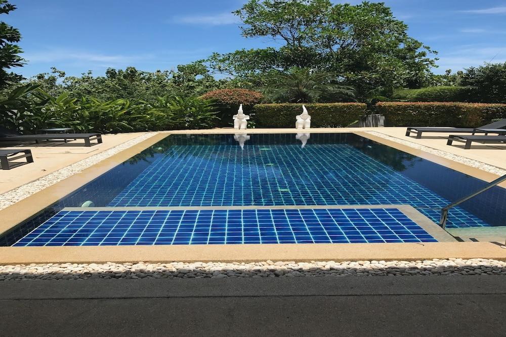 3 Bedroom Seaview Esprit Villa *