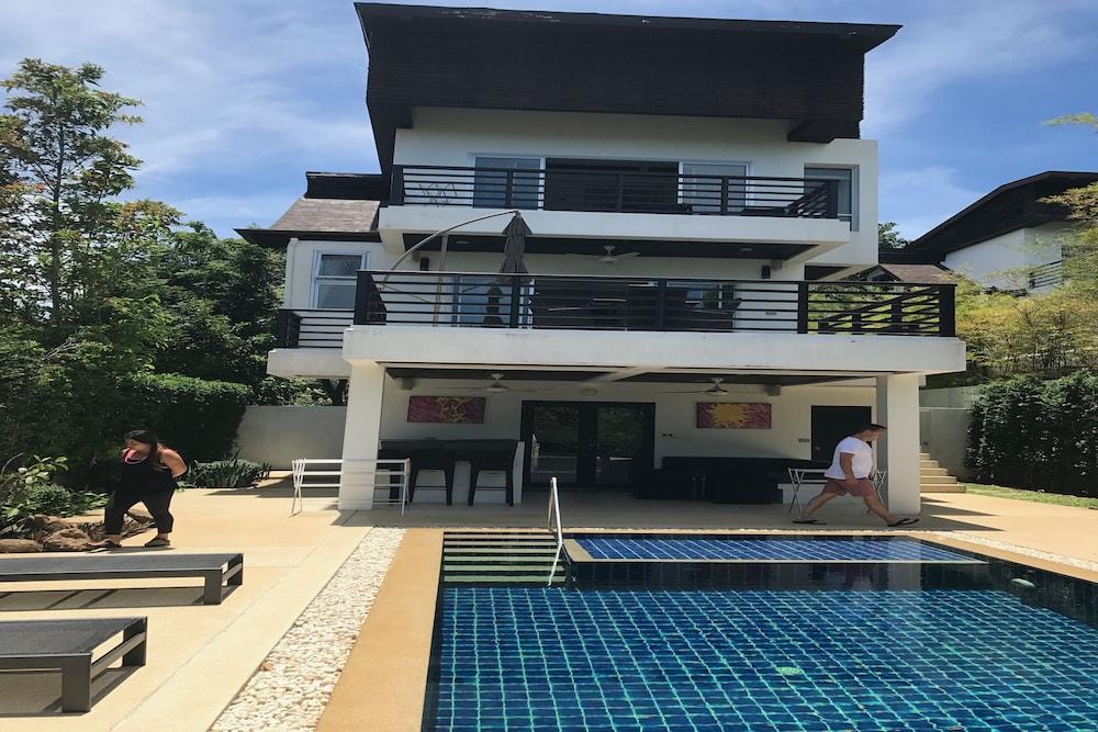3 Bedroom Seaview Esprit Villa