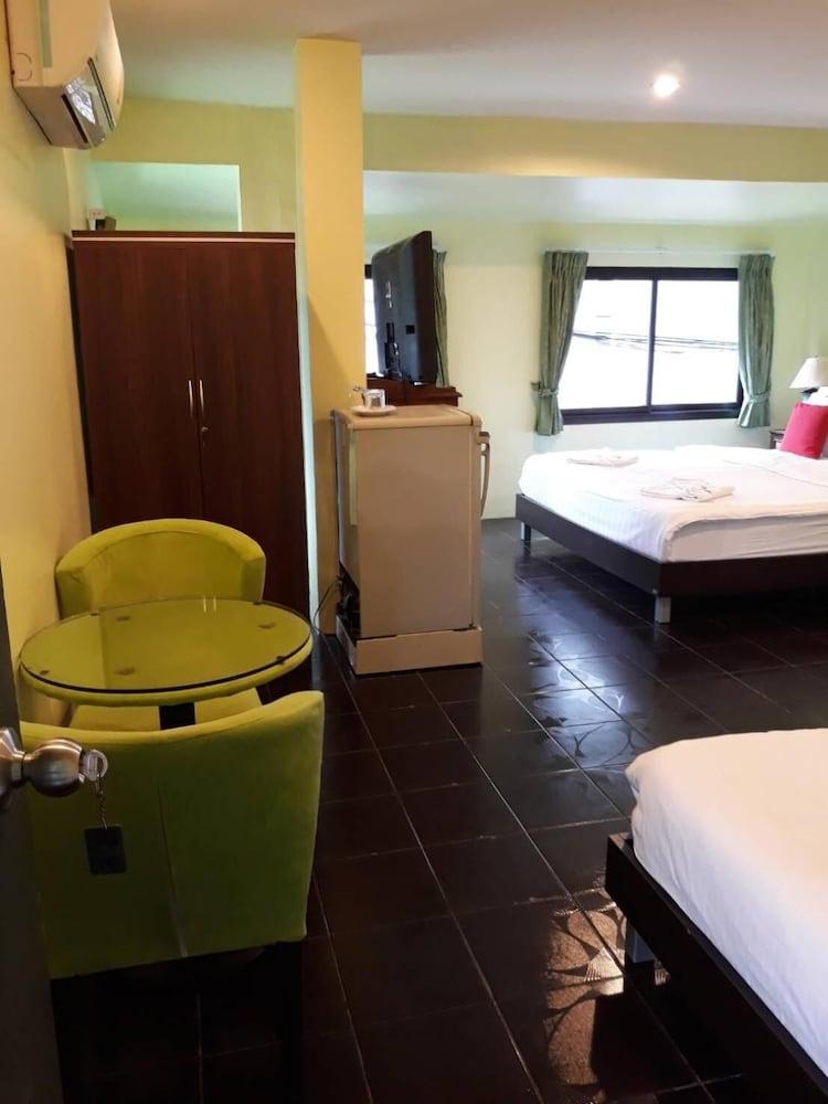 Baan Kluaymai Hotel