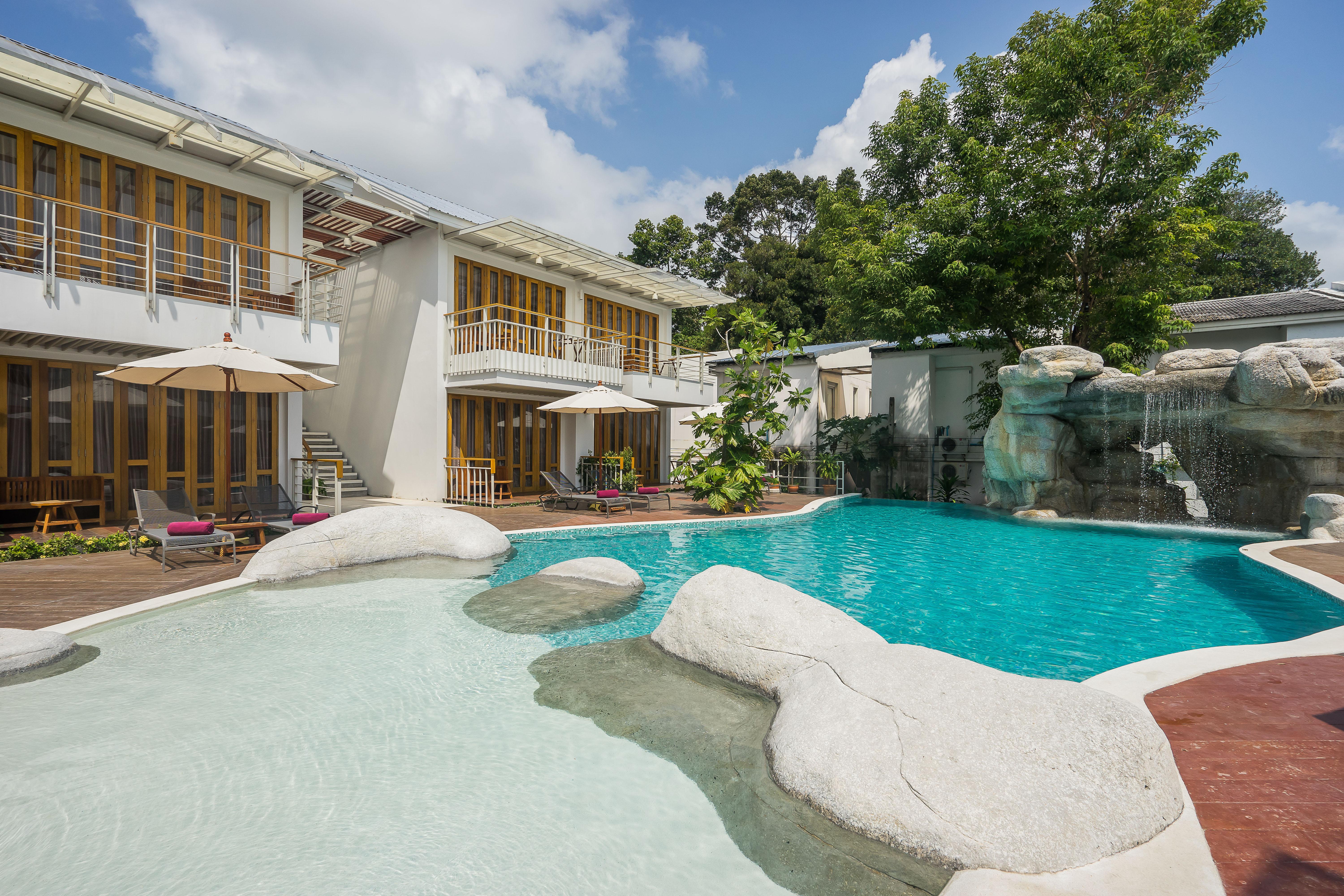 White Samui Hotel