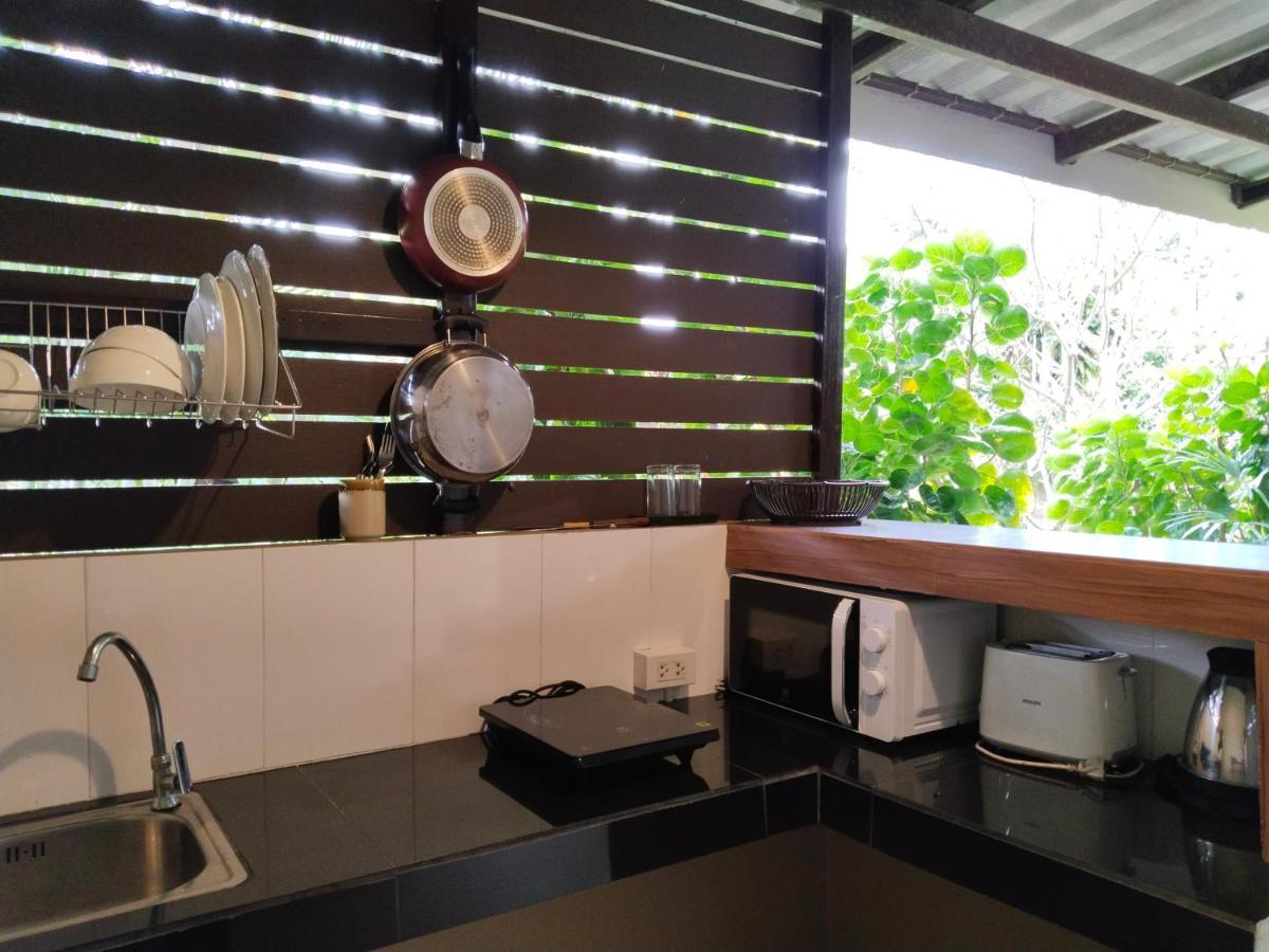 Bang Po Hut Resort