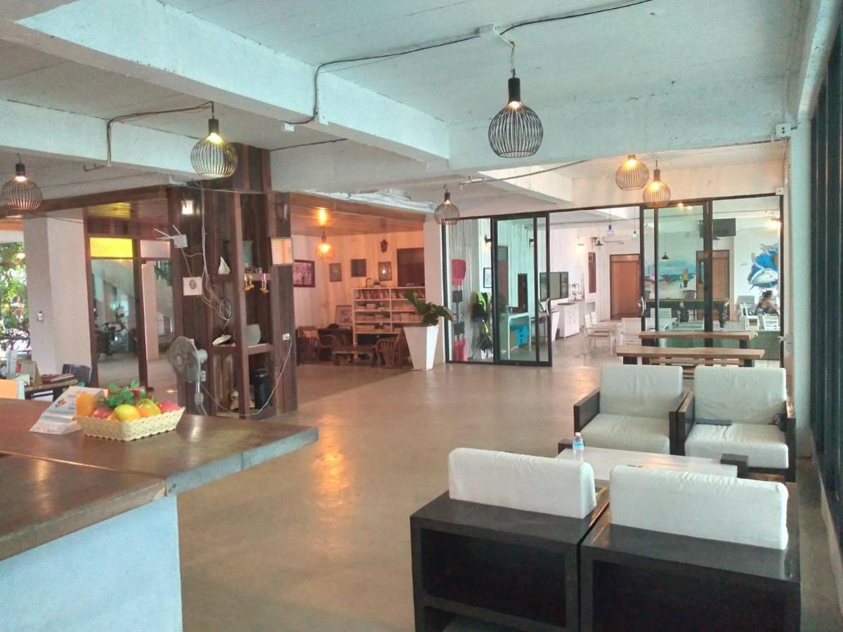 Baan Ampai Hua Thanon (Koh Samui)