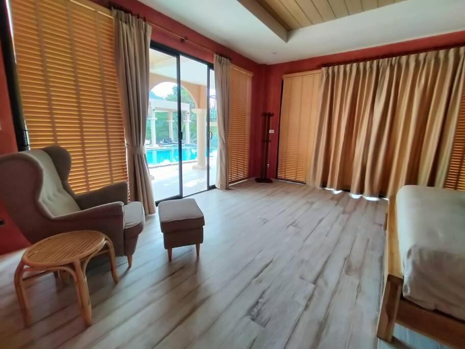 4 Bedroom Luxury 5 Star Sea View Palms Sdv190 *