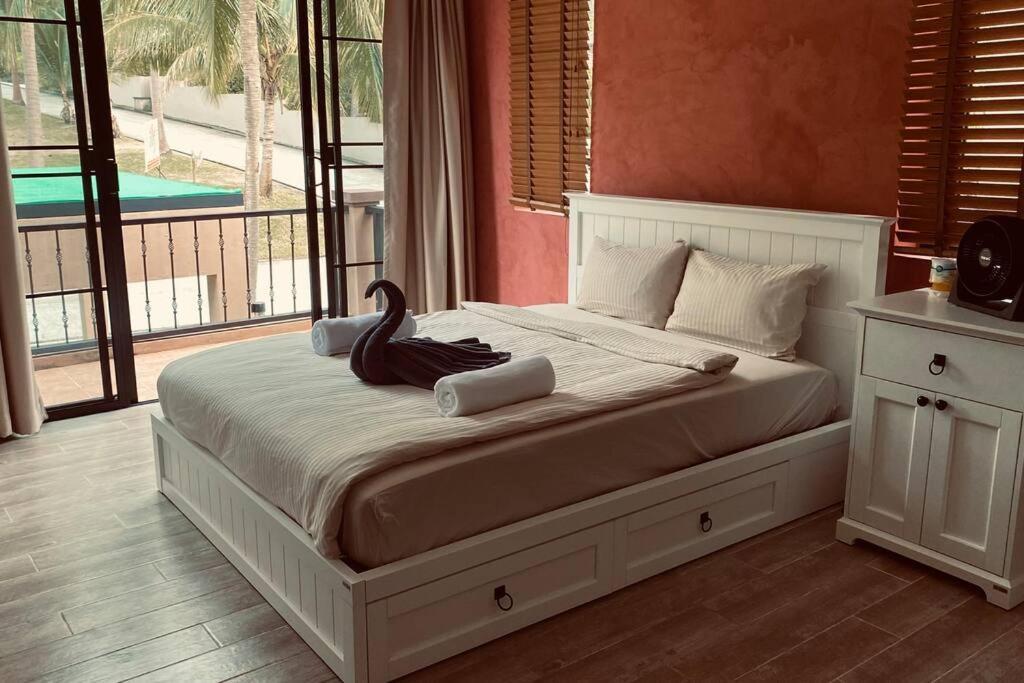 Villa 4 Bedroom Luxury 5 Star Sea View Palms Sdv190
