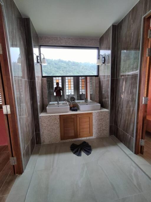 4 Bedroom Luxury 5 Star Sea View Palms Sdv190 Villa